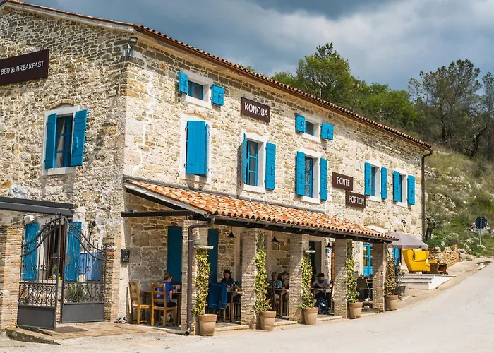 Ponte Porton Dining & Lodging